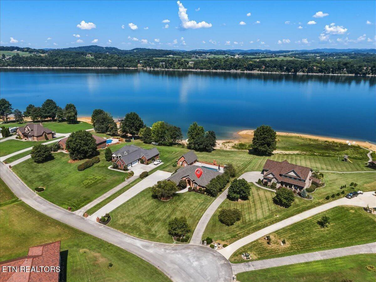 2360 Wild Pear Tr, Dandridge, TN 37725