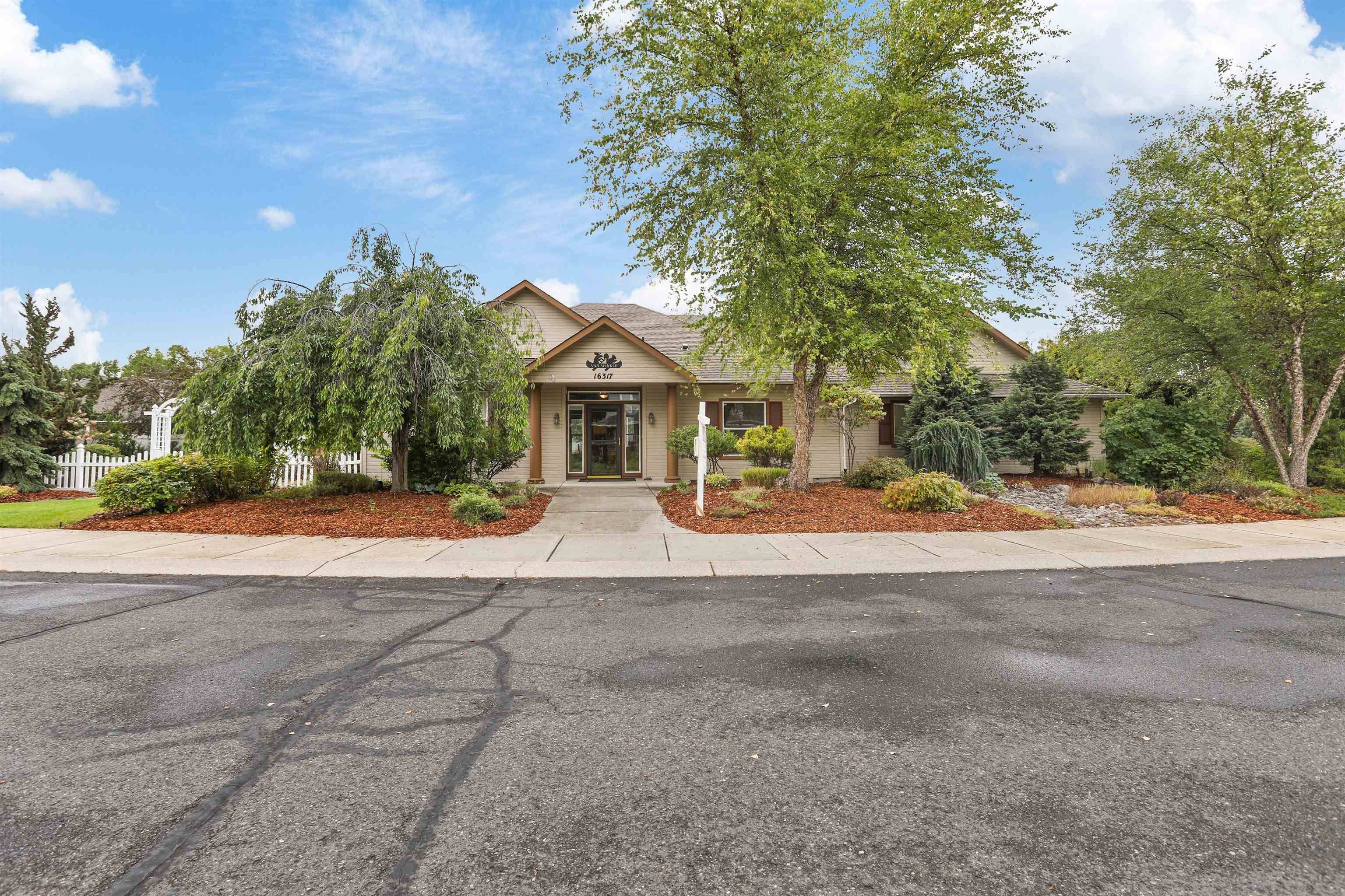 16317 N McKinnon Ln, Colbert, WA 99005