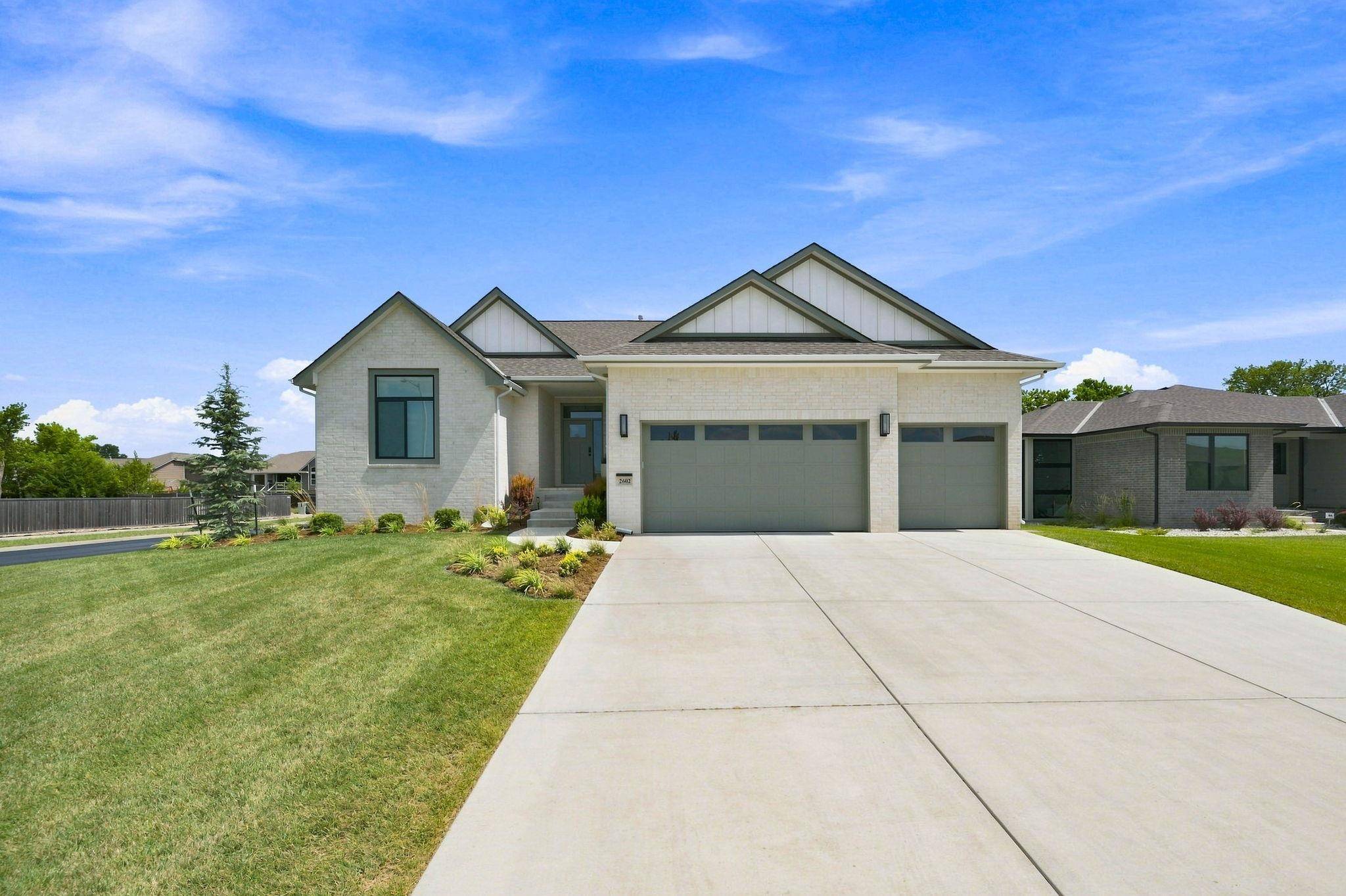 2602 N Emerald Ct, Andover, KS 67002