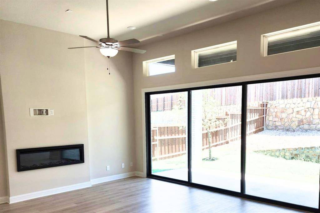 1633 Oak Trail Drive, Fort Worth, TX 76008