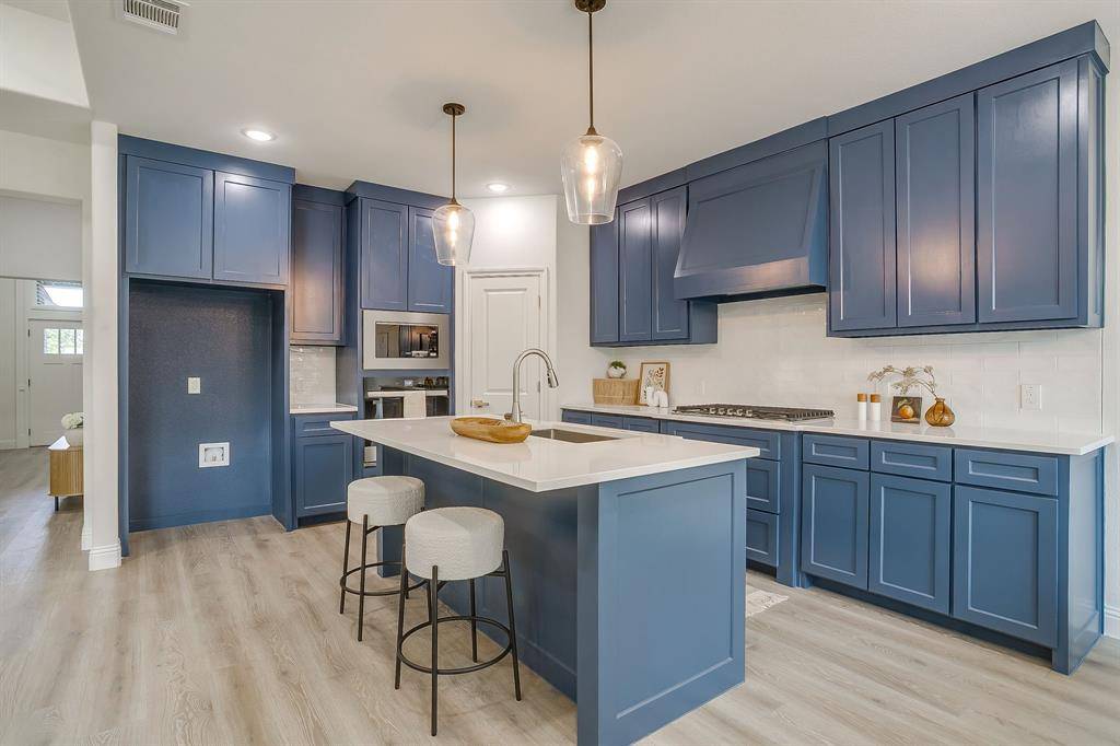 2613 Chestnut Avenue, Fort Worth, TX 76164