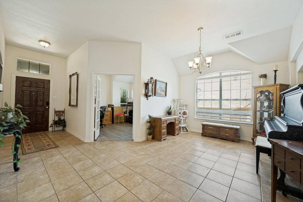 6133 Lamb Creek Drive, Fort Worth, TX 76179