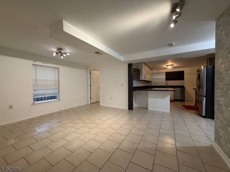 139 Mapes Ave, Newark City, NJ 07112