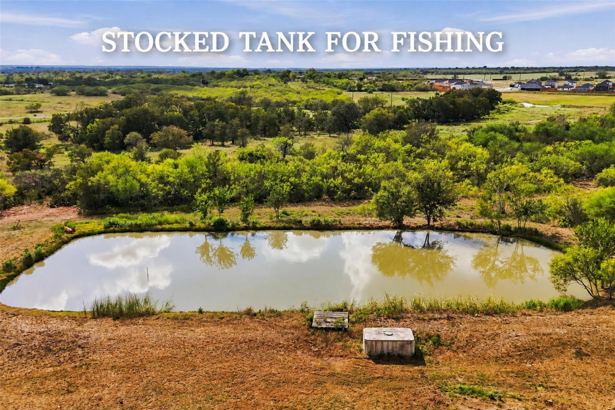 1871 Bridle Path RD, Luling, TX 78648