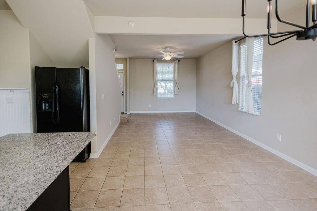 305 Trestle Tree ST, San Marcos, TX 78666