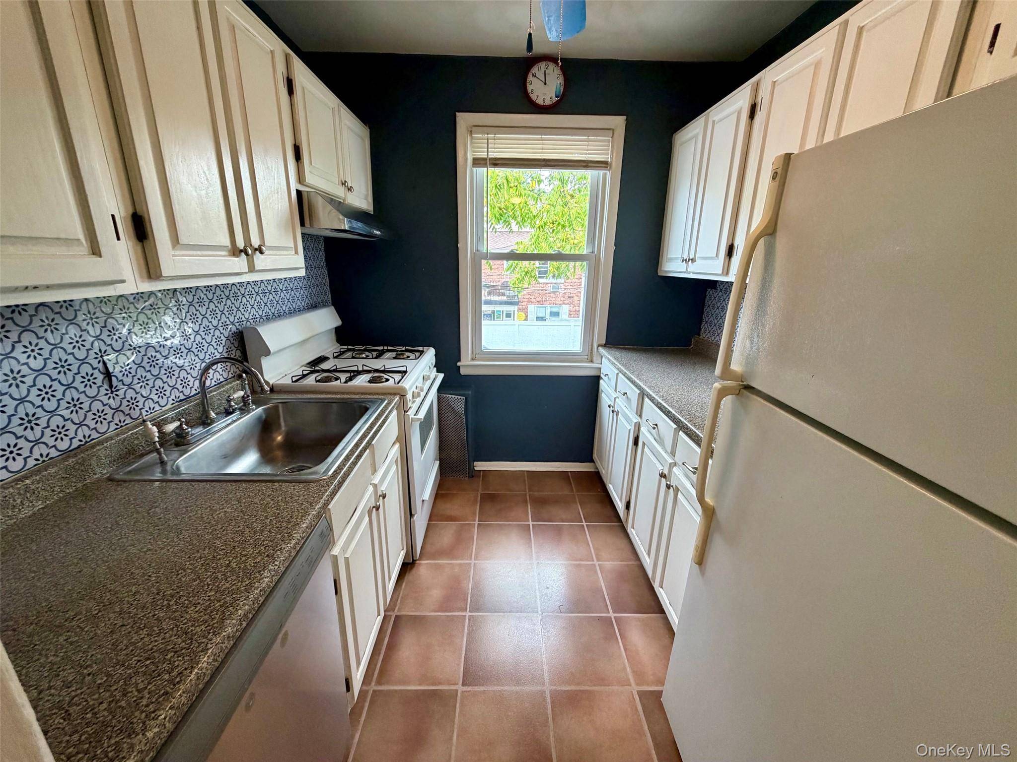 1600 Grand AVE #R3, Baldwin, NY 11510