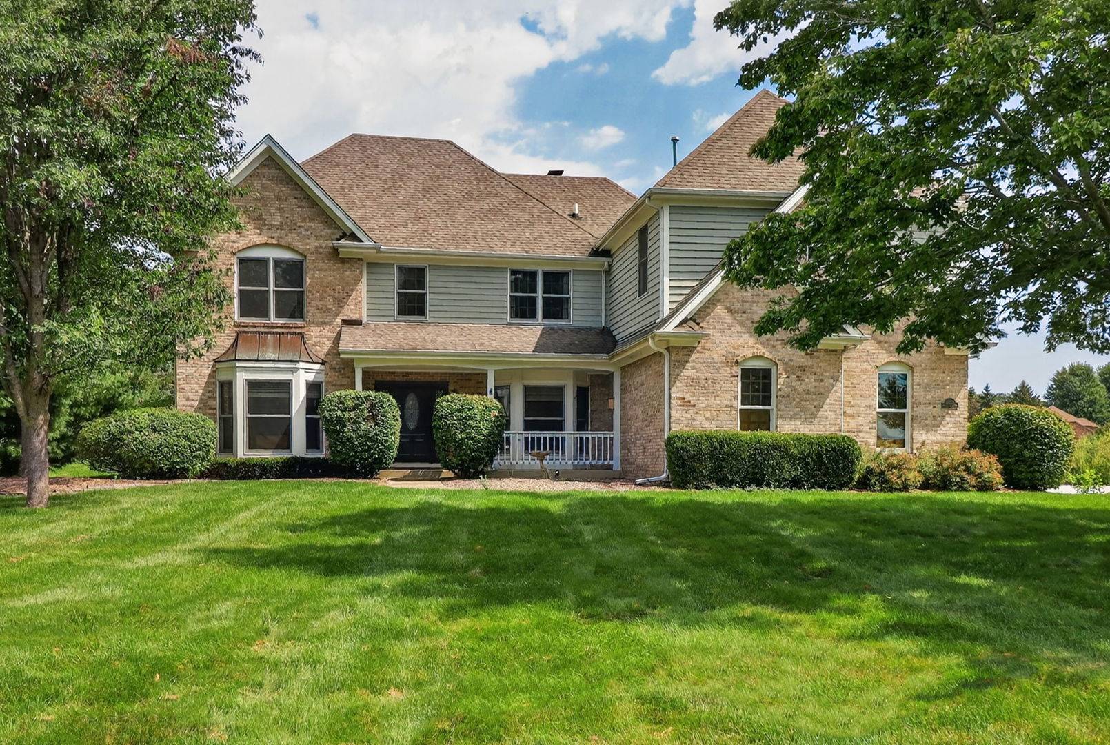 2S299 Willow Creek DR, Elburn, IL 60119