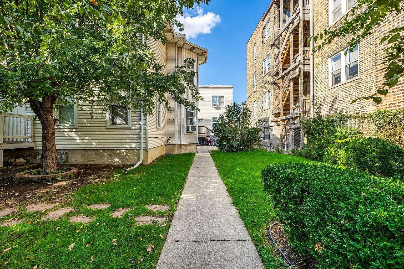 4418 W Armitage AVE #1R, Chicago, IL 60639