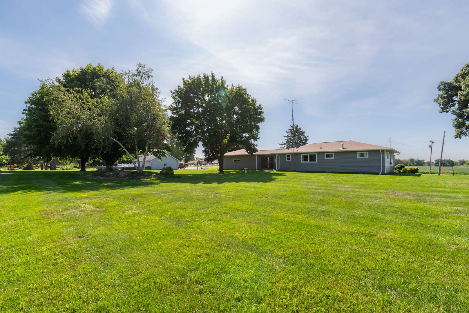 37310 87th ST, Burlington, WI 53105