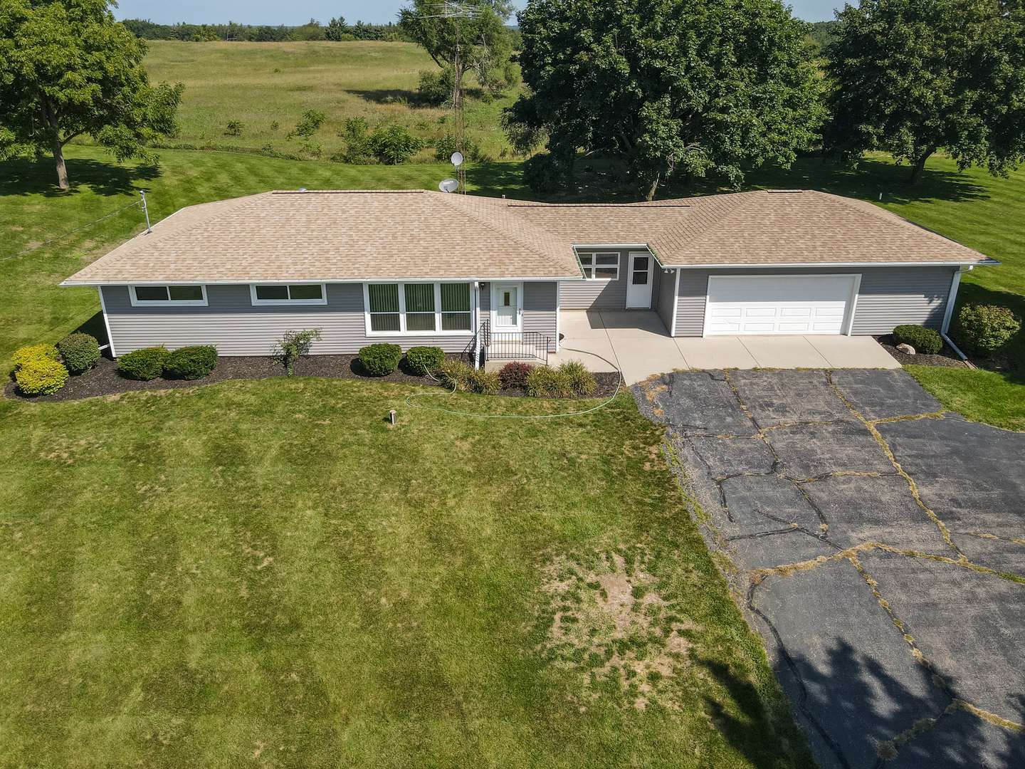 37310 87th ST, Burlington, WI 53105