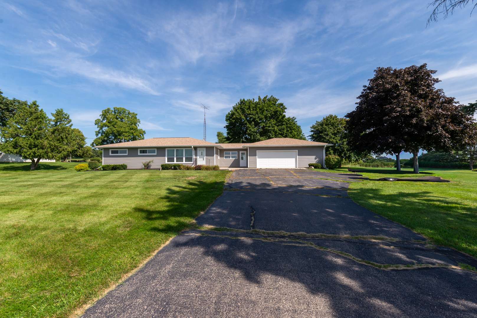 37310 87th ST, Burlington, WI 53105