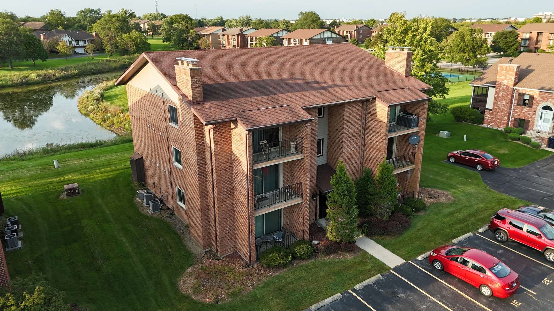 9900 TREETOP DR #2E, Orland Park, IL 60462
