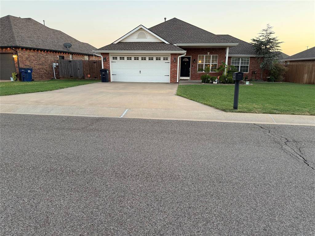 2220 Crooked Oak DR, Shawnee, OK 74804