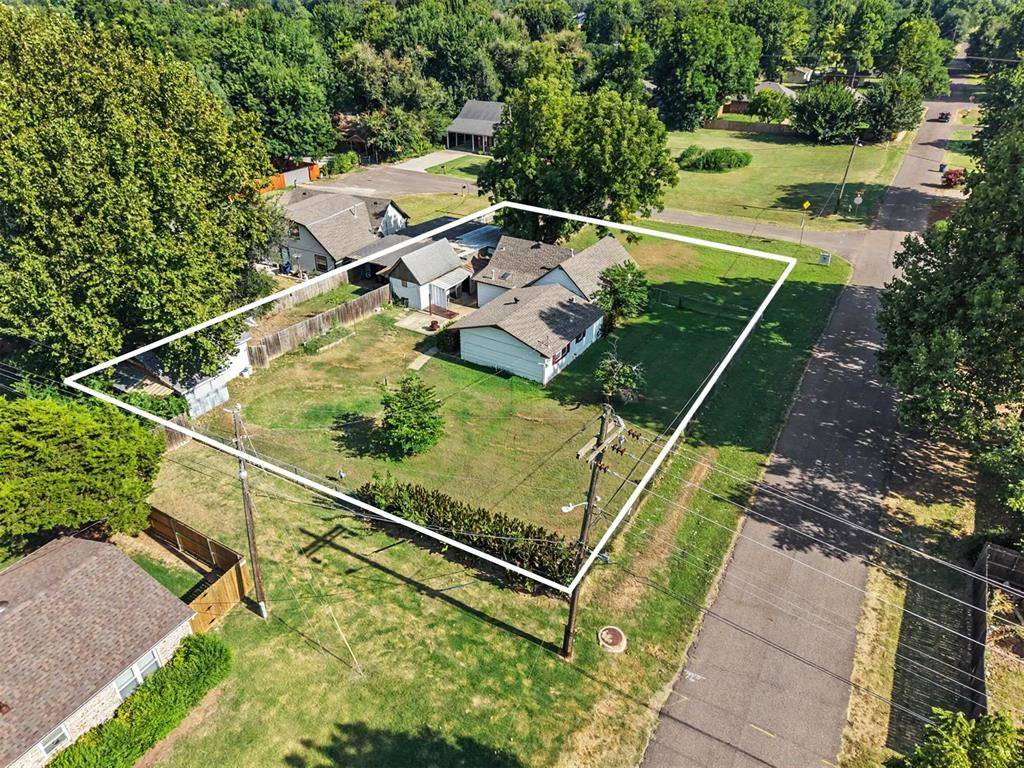 207 E Juniper LN, Mustang, OK 73064