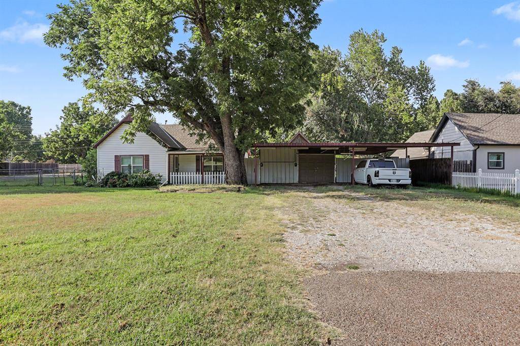207 E Juniper LN, Mustang, OK 73064