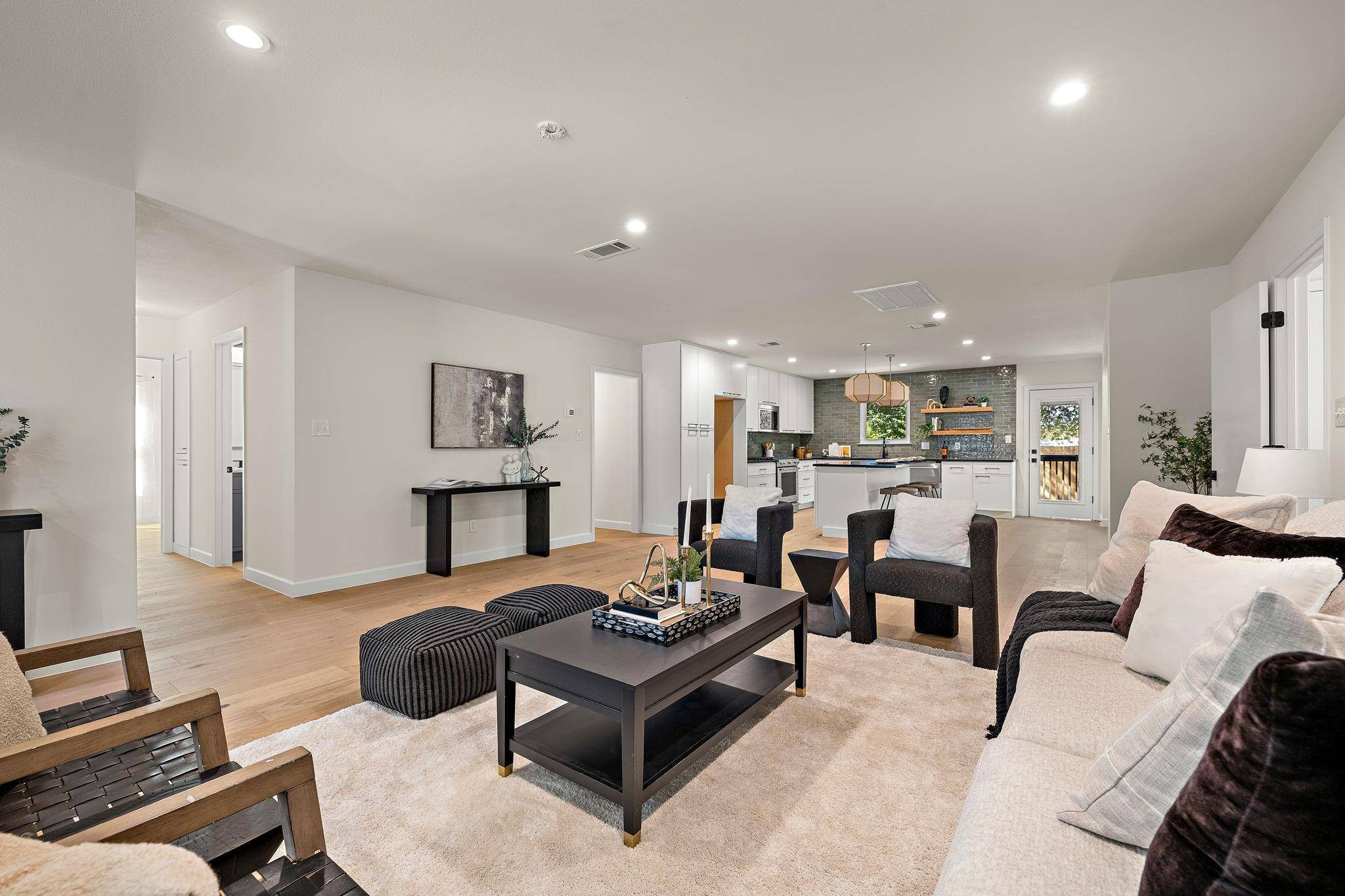 8102 Burrell DR, Austin, TX 78757