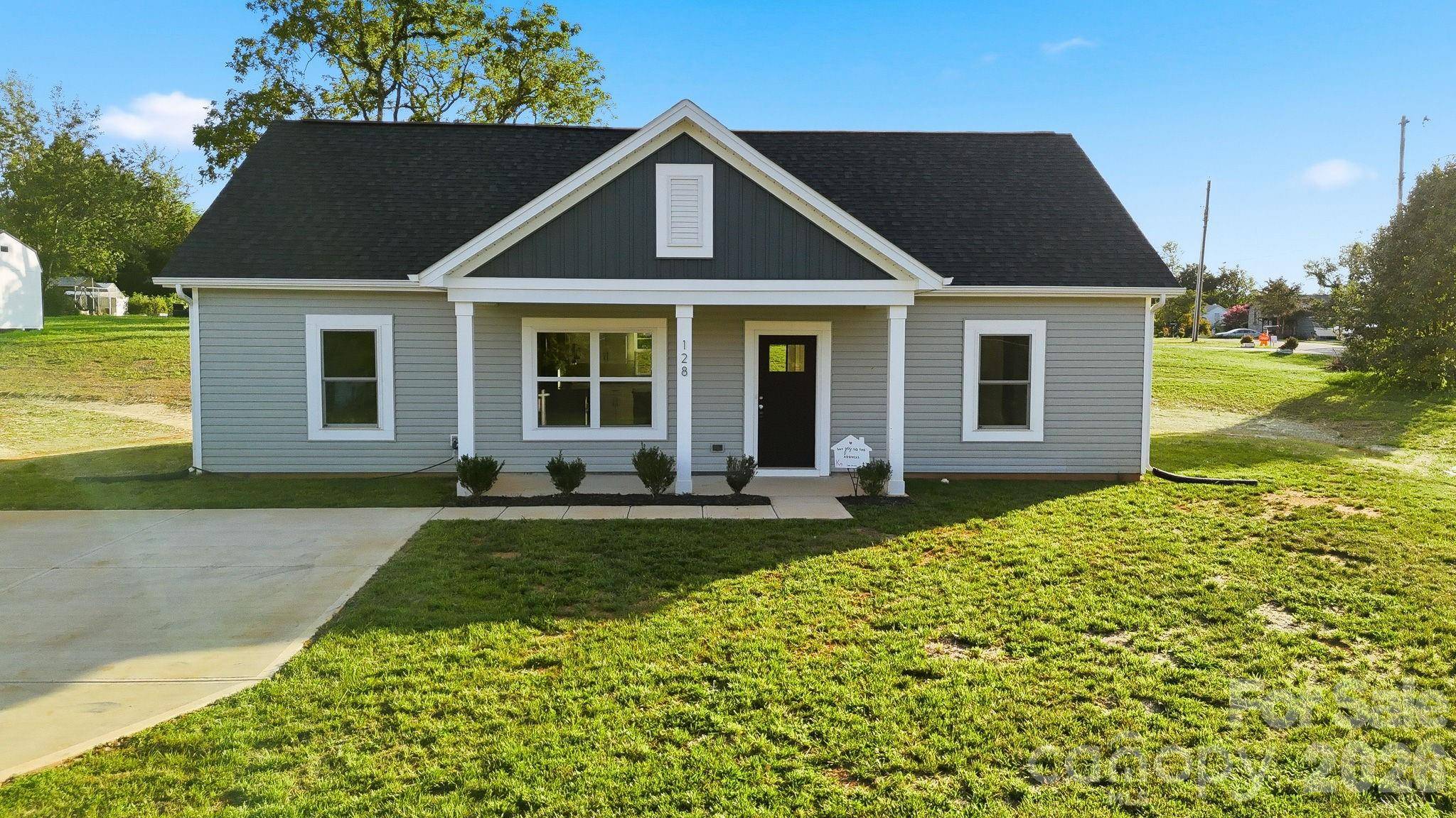 128 N Main ST, Granite Falls, NC 28630