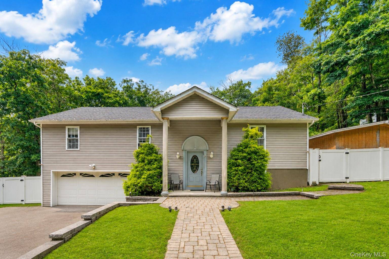 23 Hazelwood RD, Wurtsboro, NY 12790