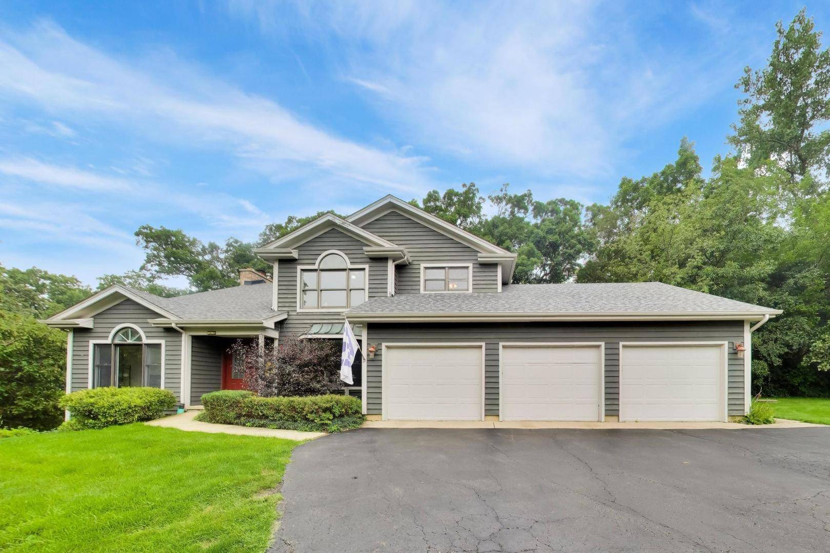 117 Stone Marsh LN, North Barrington, IL 60010