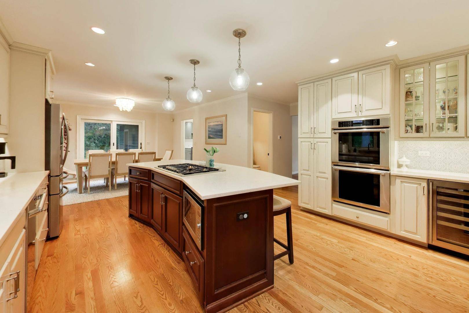 117 Stone Marsh LN, North Barrington, IL 60010