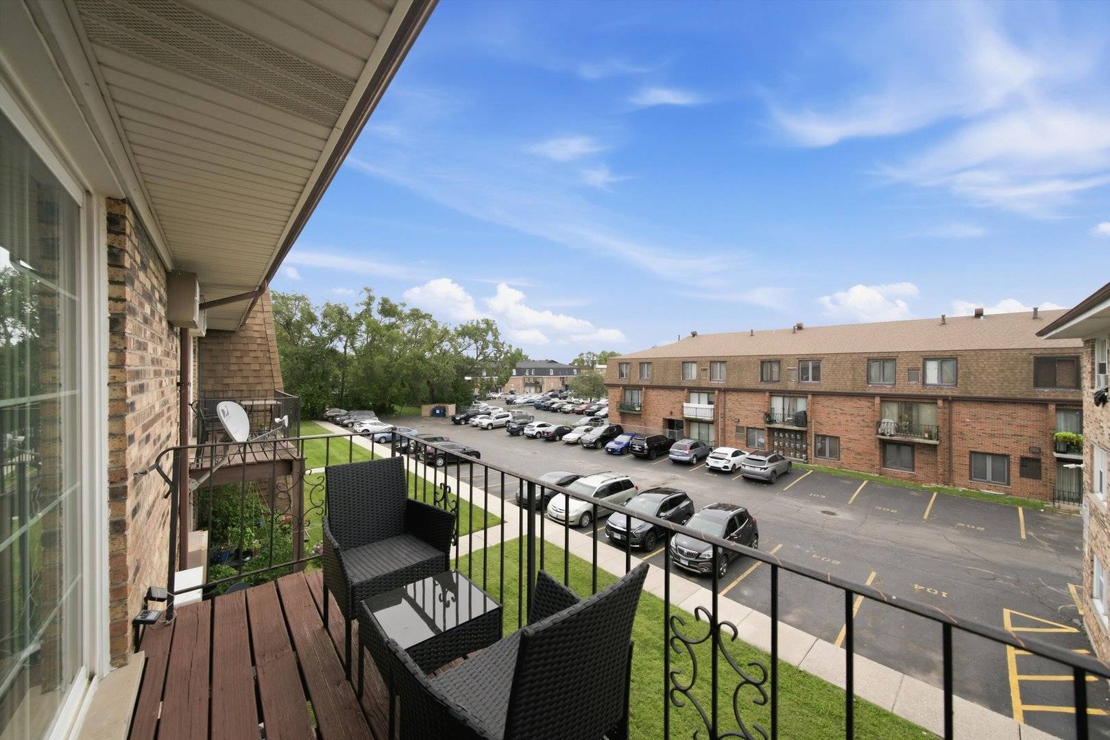 9817 Nottingham AVE #304, Chicago Ridge, IL 60415