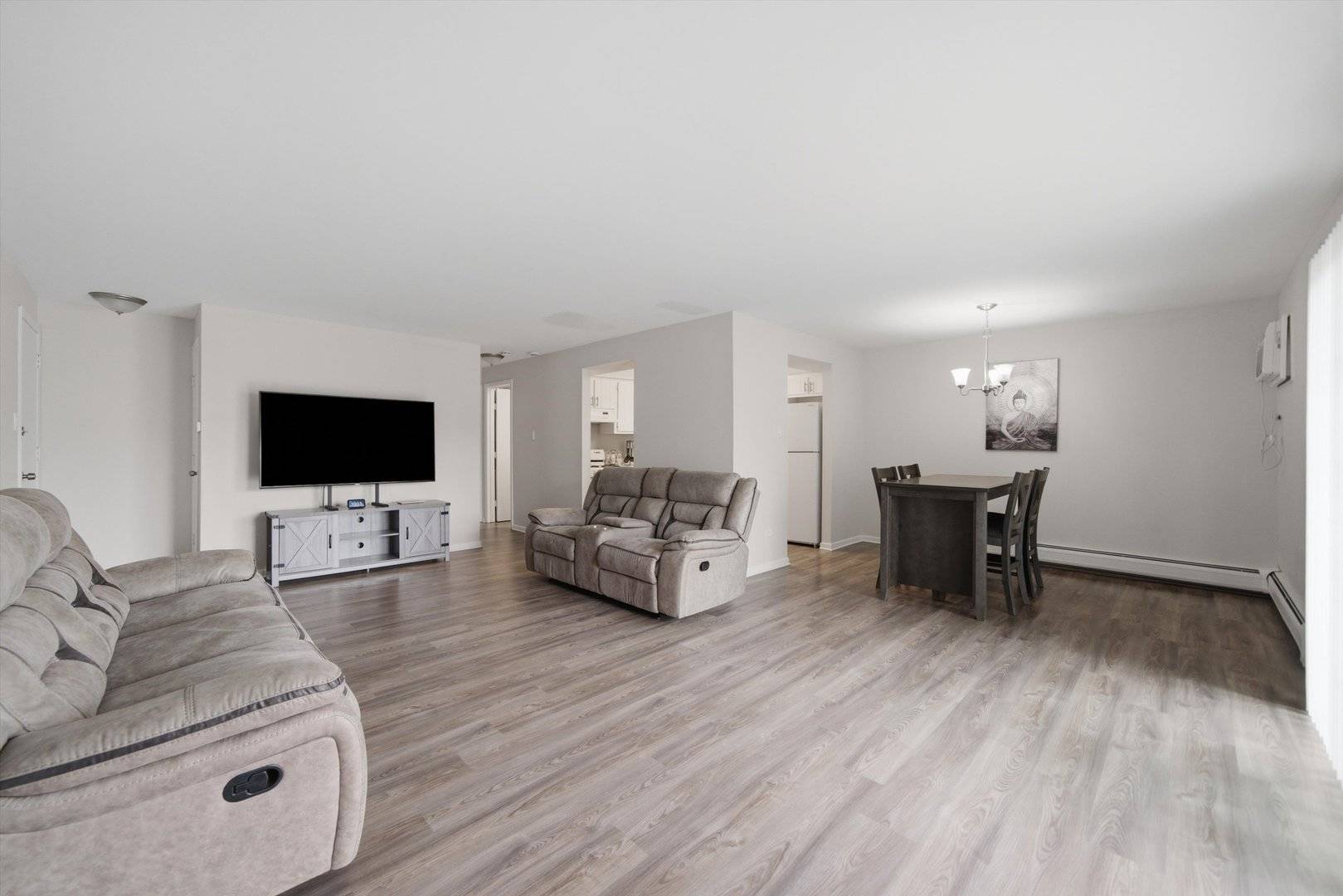 9817 Nottingham AVE #304, Chicago Ridge, IL 60415