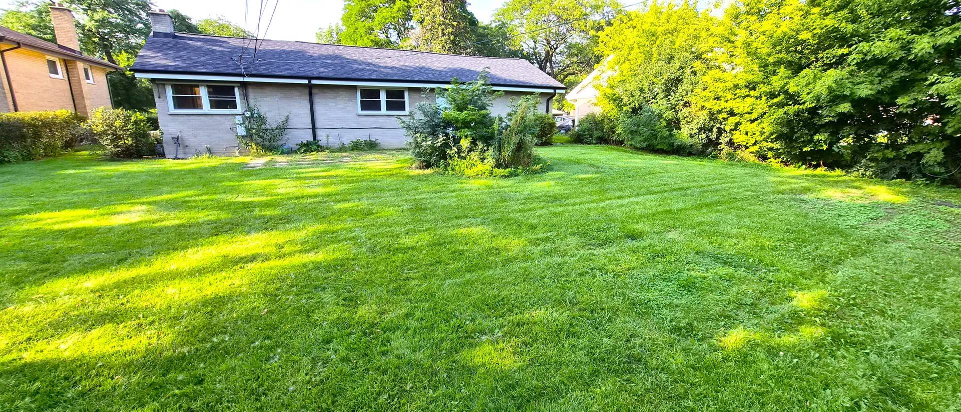 807 E Golfview DR, Mount Prospect, IL 60056