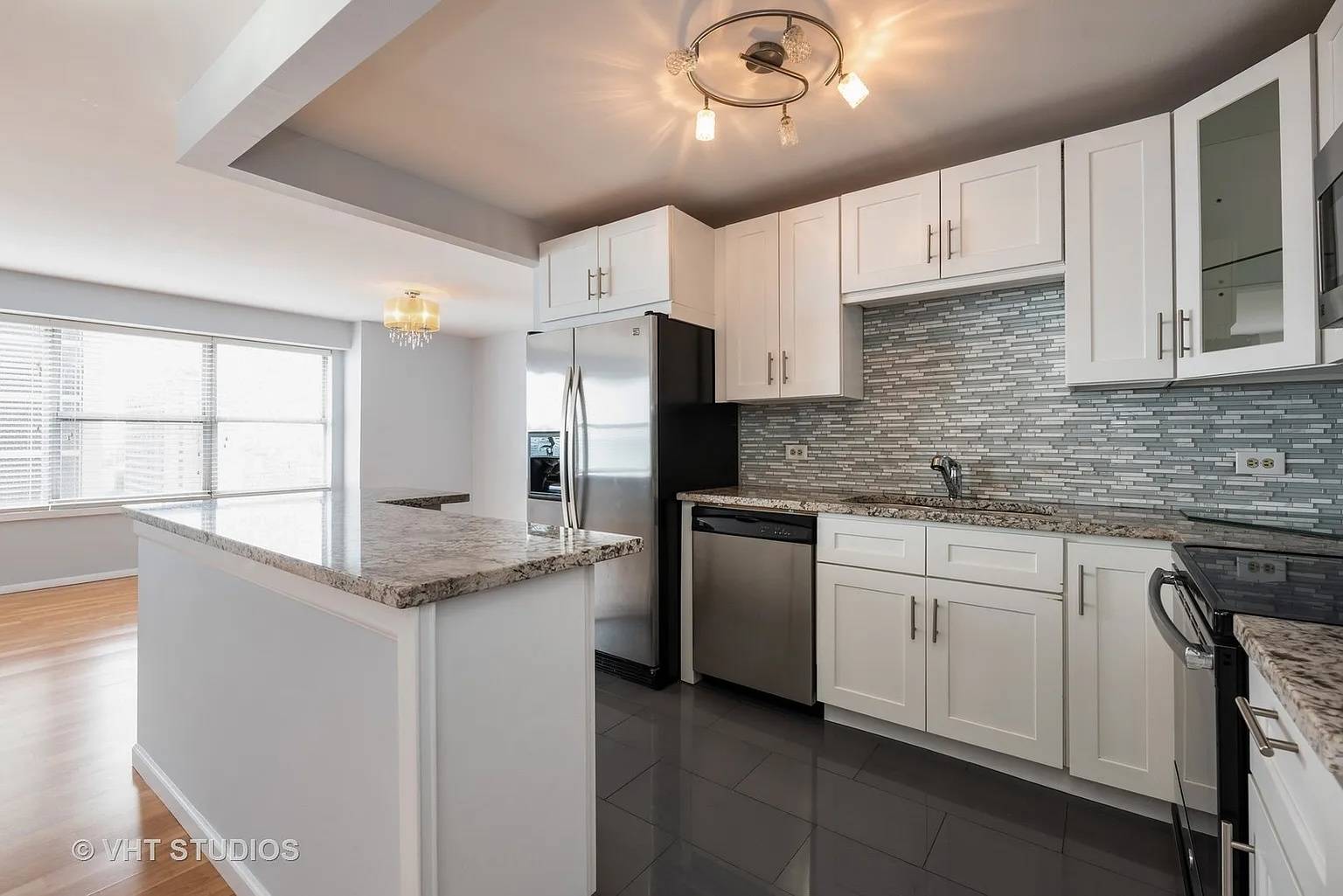 6157 N Sheridan RD #16L, Chicago, IL 60660