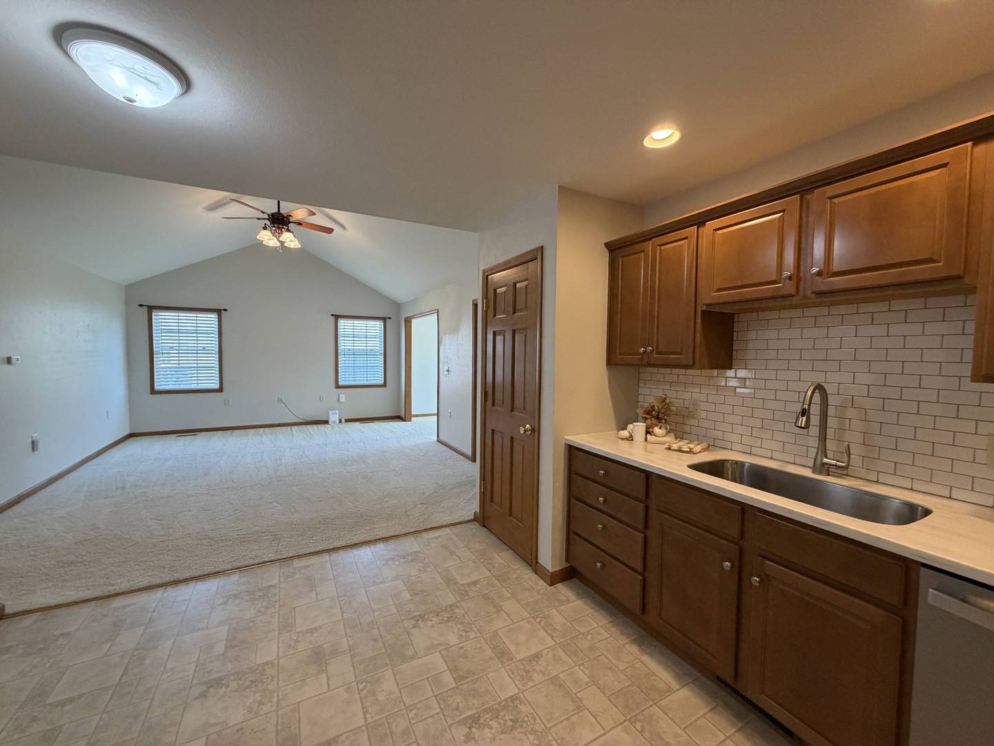 1235 George Rock DR #1235, Farmer City, IL 61842
