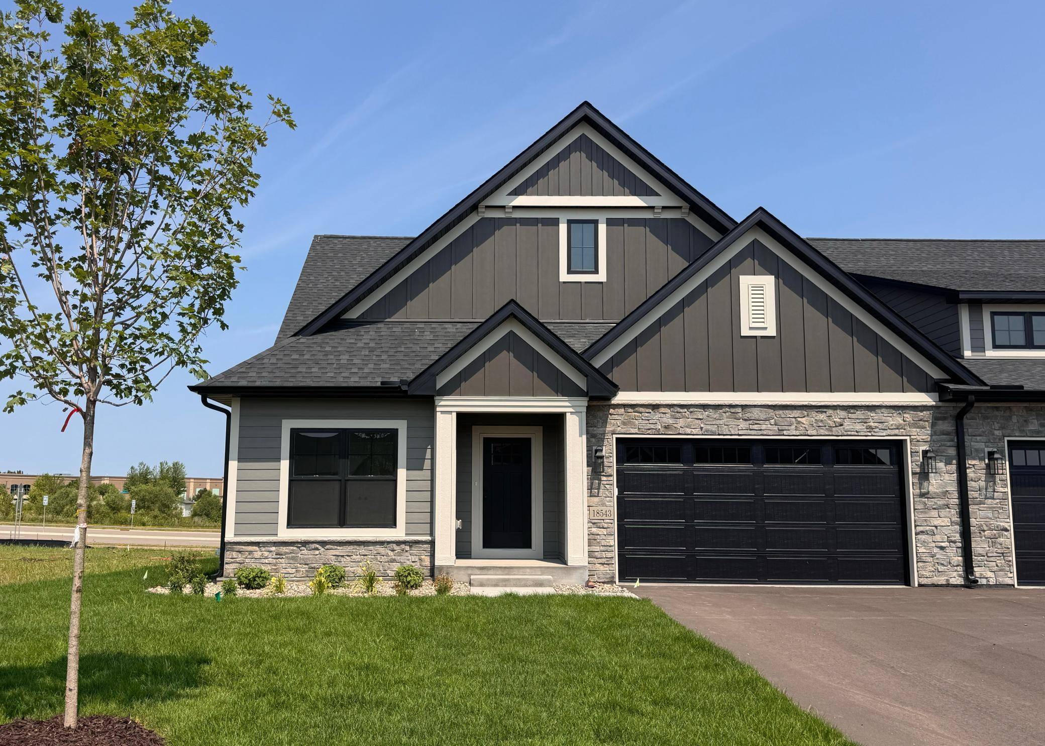 18543 Ifton WAY, Lakeville, MN 55044