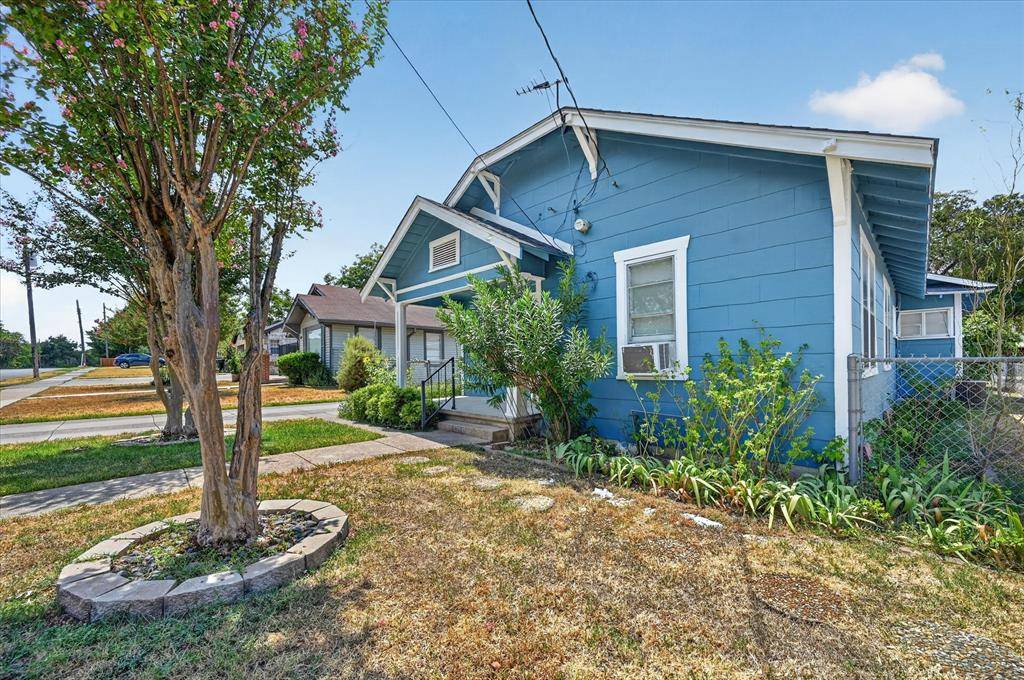 1211 S Montclair Avenue, Dallas, TX 75208