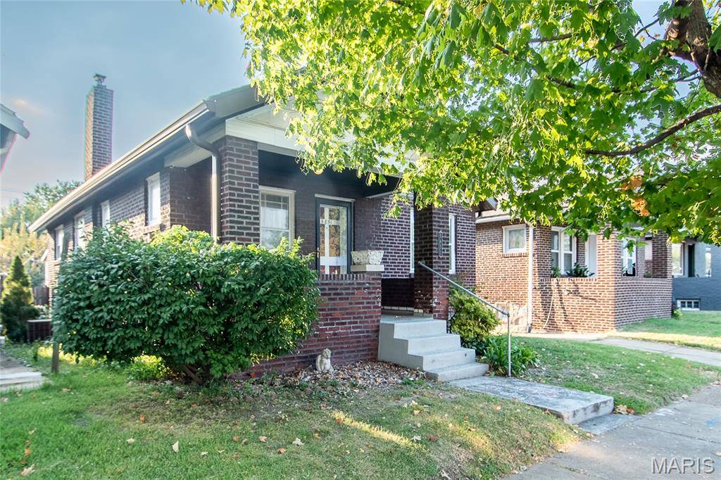 5851 Hampton AVE, St Louis, MO 63109
