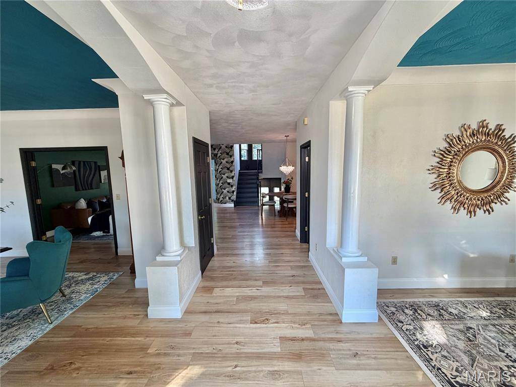 1 Timberwood DR, Maryville, IL 62062
