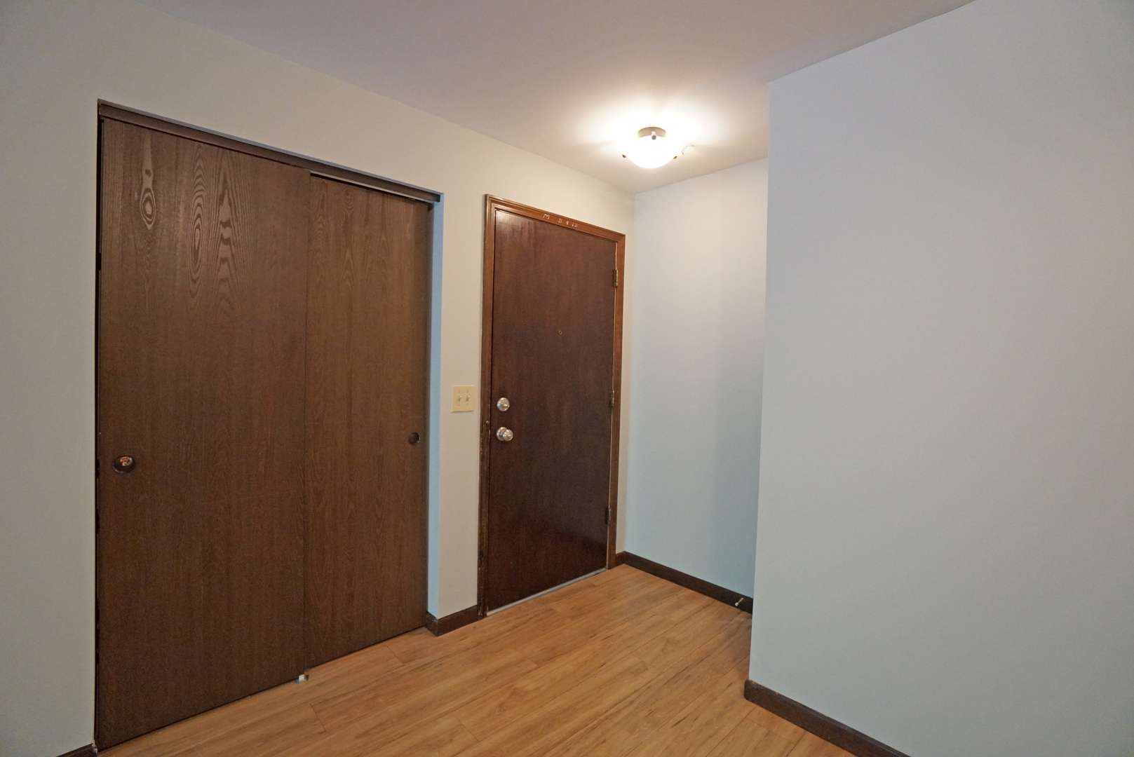 1101 Pleasant Run DR #1014, Wheeling, IL 60090