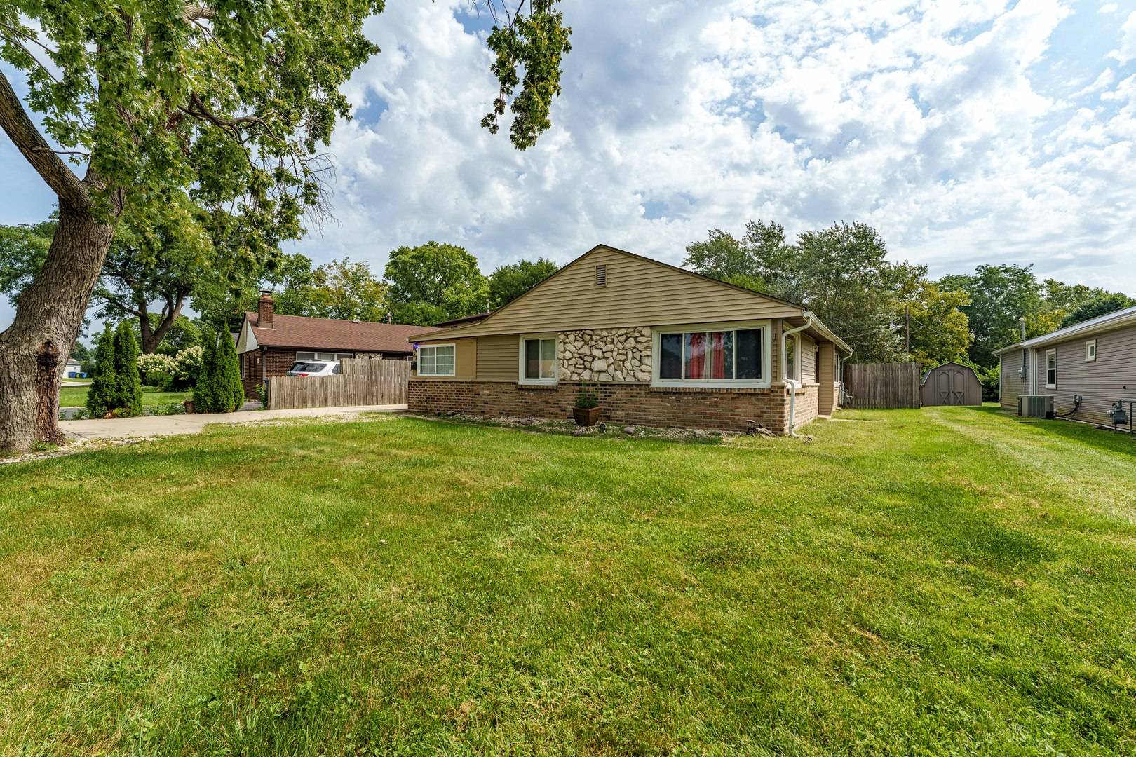 5037 Elm Circle DR, Oak Lawn, IL 60453