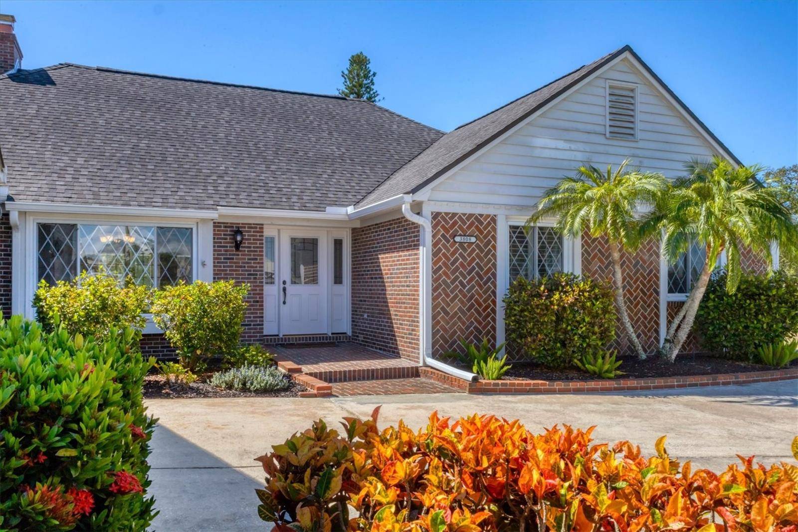 3808 EL CONQUISTADOR Pkwy, Bradenton, FL 34210