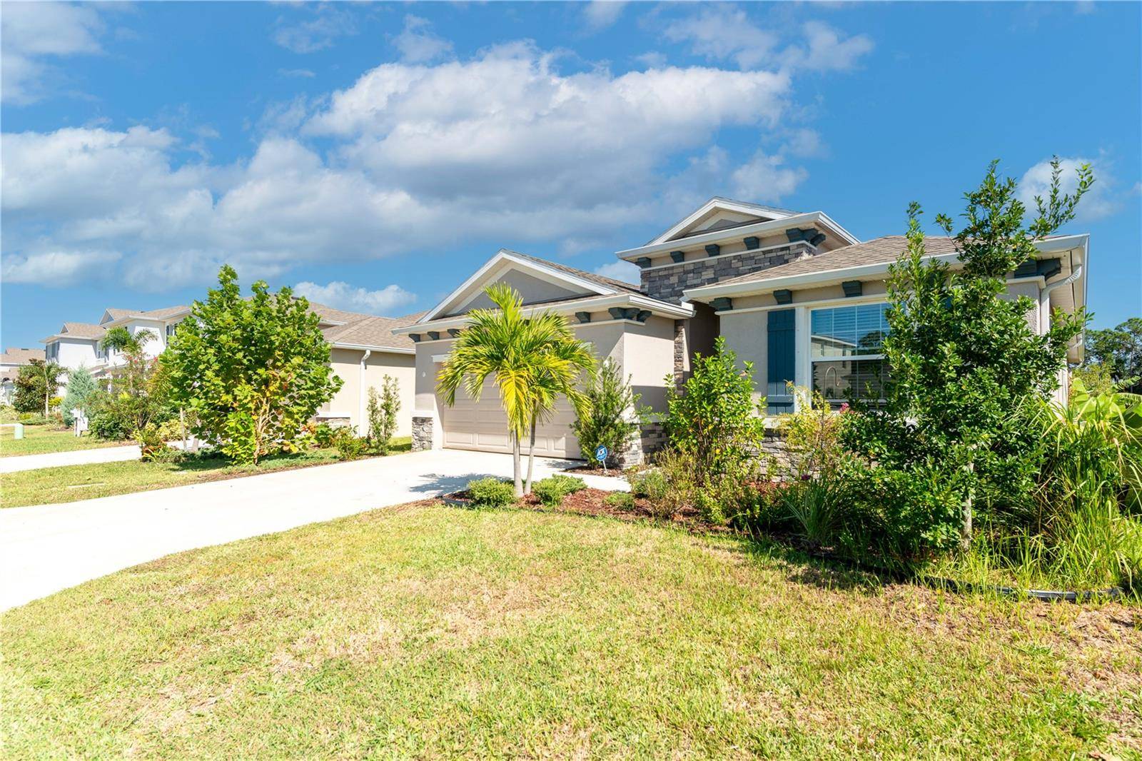 2247 MIDNIGHT PEARL DR, Sarasota, FL 34240