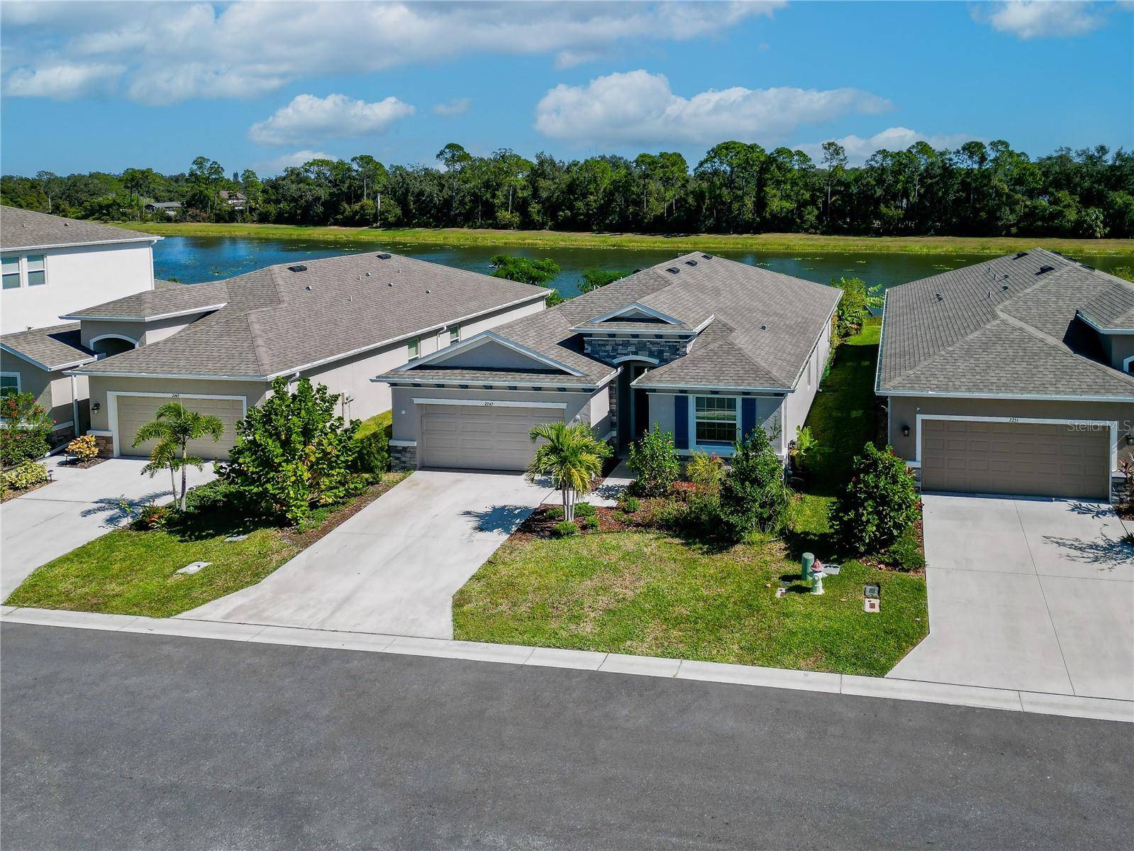 2247 MIDNIGHT PEARL DR, Sarasota, FL 34240