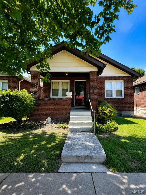 5851 Hampton AVE, St Louis, MO 63109