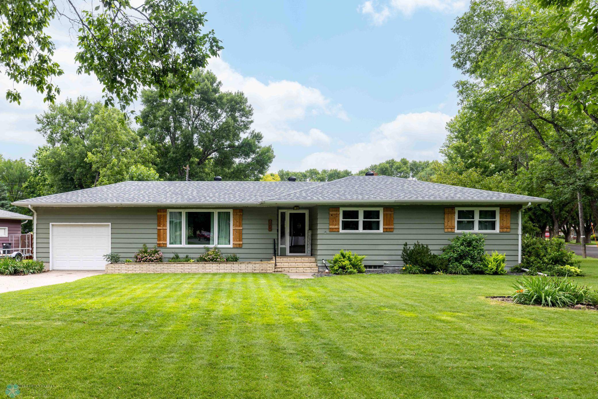 402 5th ST NE, Barnesville, MN 56514