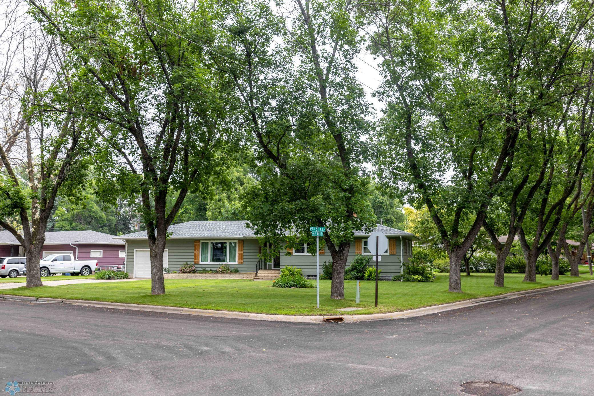 402 5th ST NE, Barnesville, MN 56514