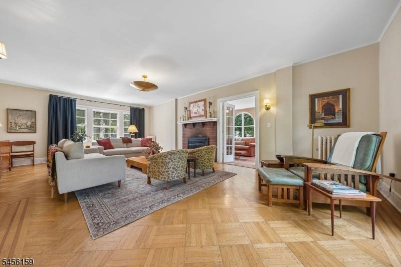 20 Pine Terrace East, Millburn Twp., NJ 07078
