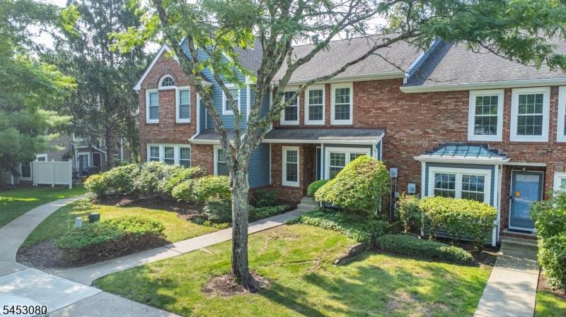54 Woodledge Ct, Rockaway Twp., NJ 07866