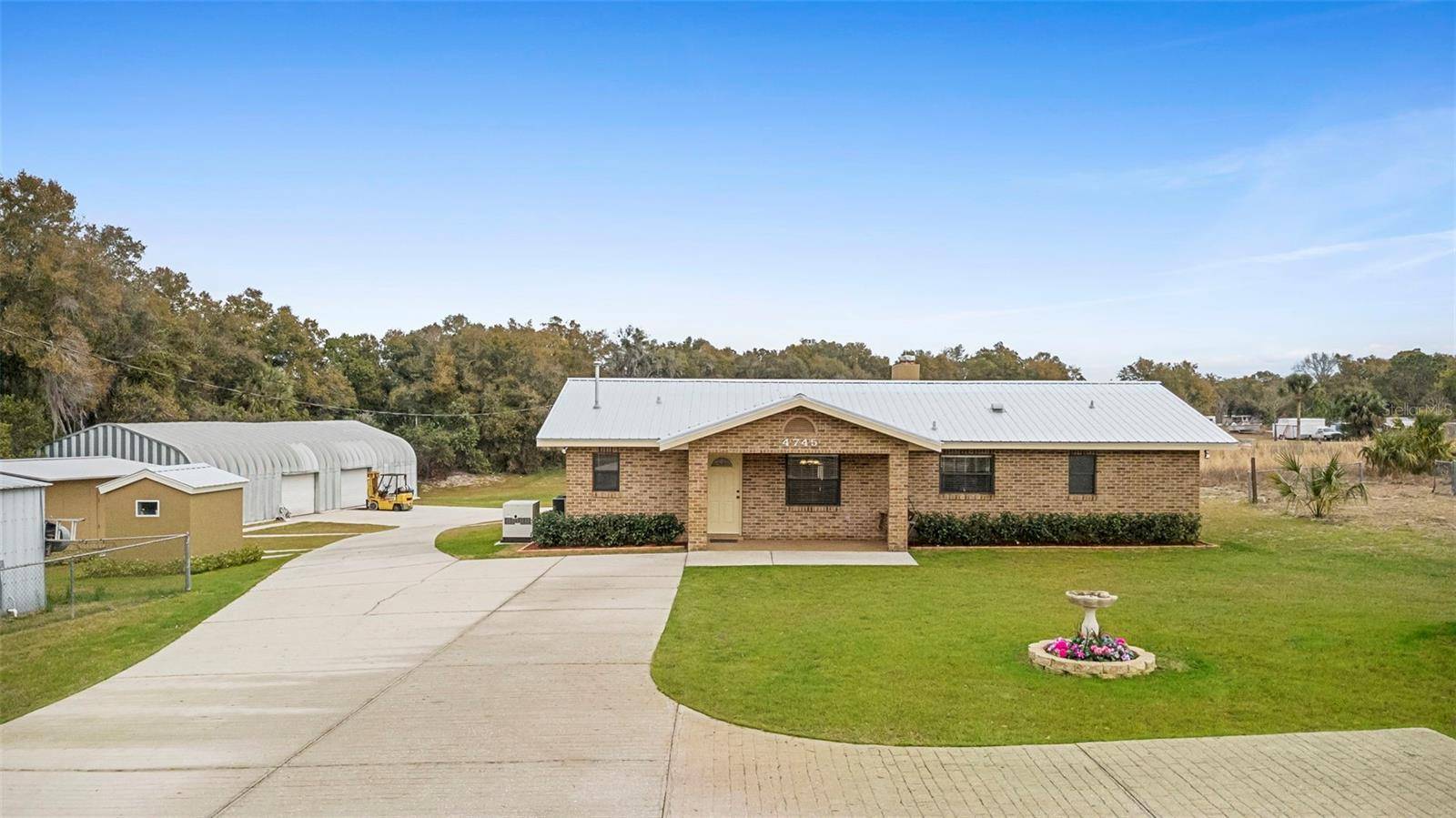 4745 GRAND AVE, De Leon Springs, FL 32130