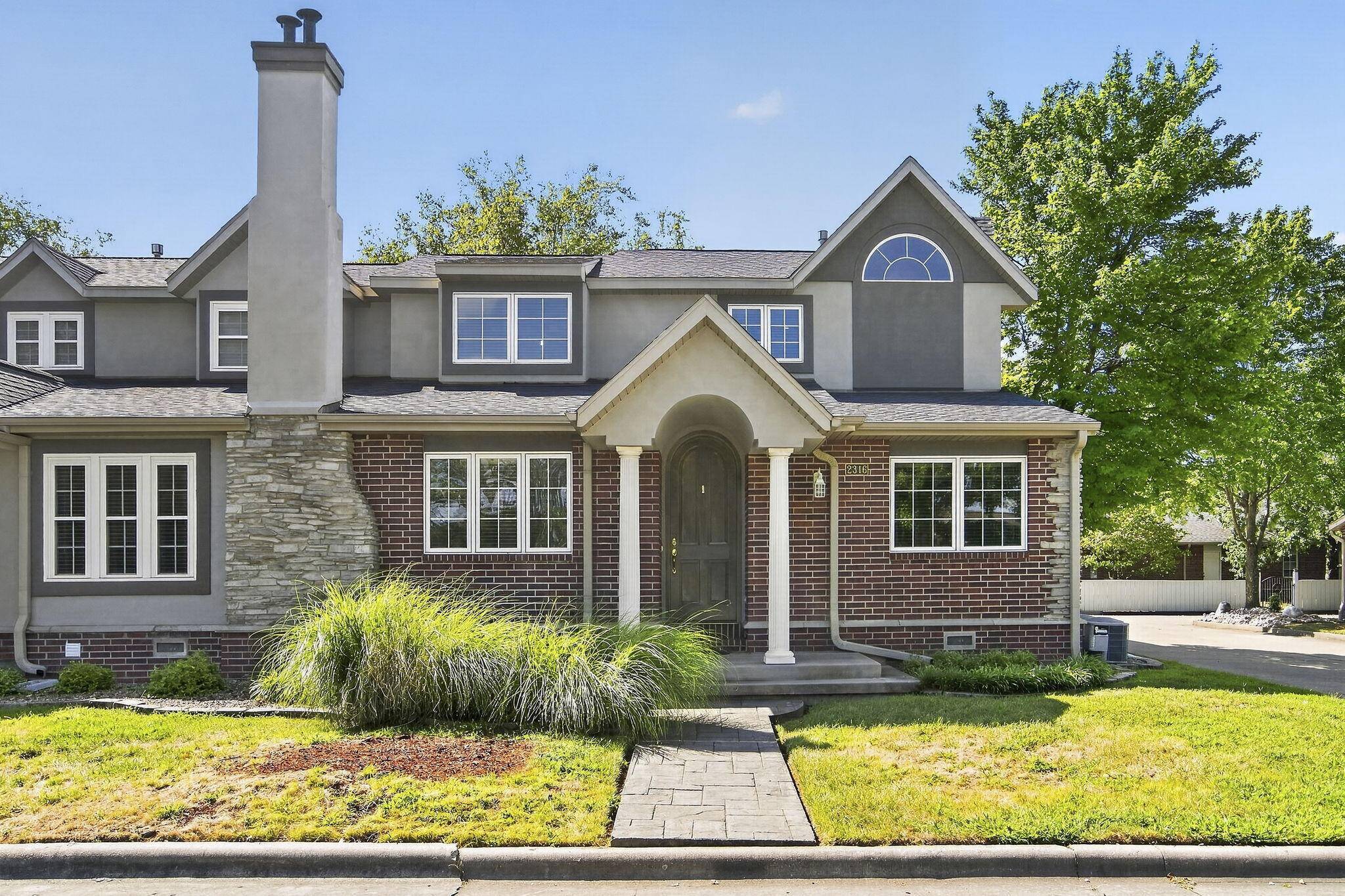 2316 W Westview ST, Springfield, MO 65807