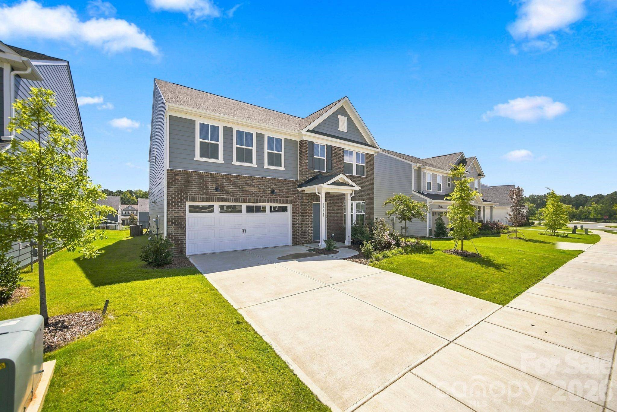 12028 Grinstead LN, Charlotte, NC 28278