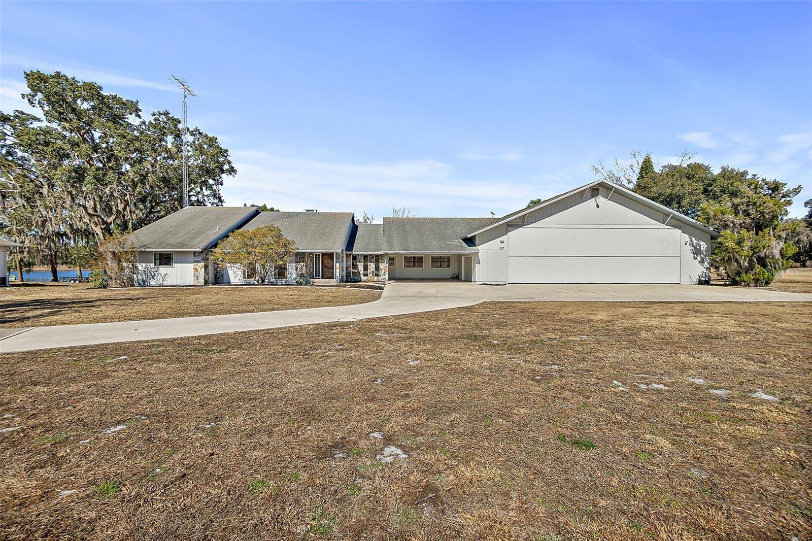 127 EAGLES NEST LN, Crescent City, FL 32112