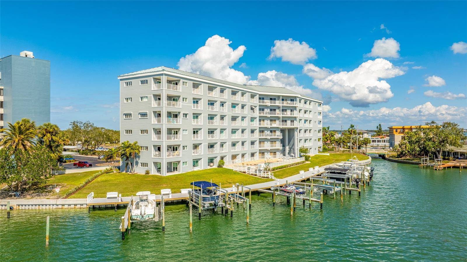 610 ISLAND WAY #302, Clearwater Beach, FL 33767