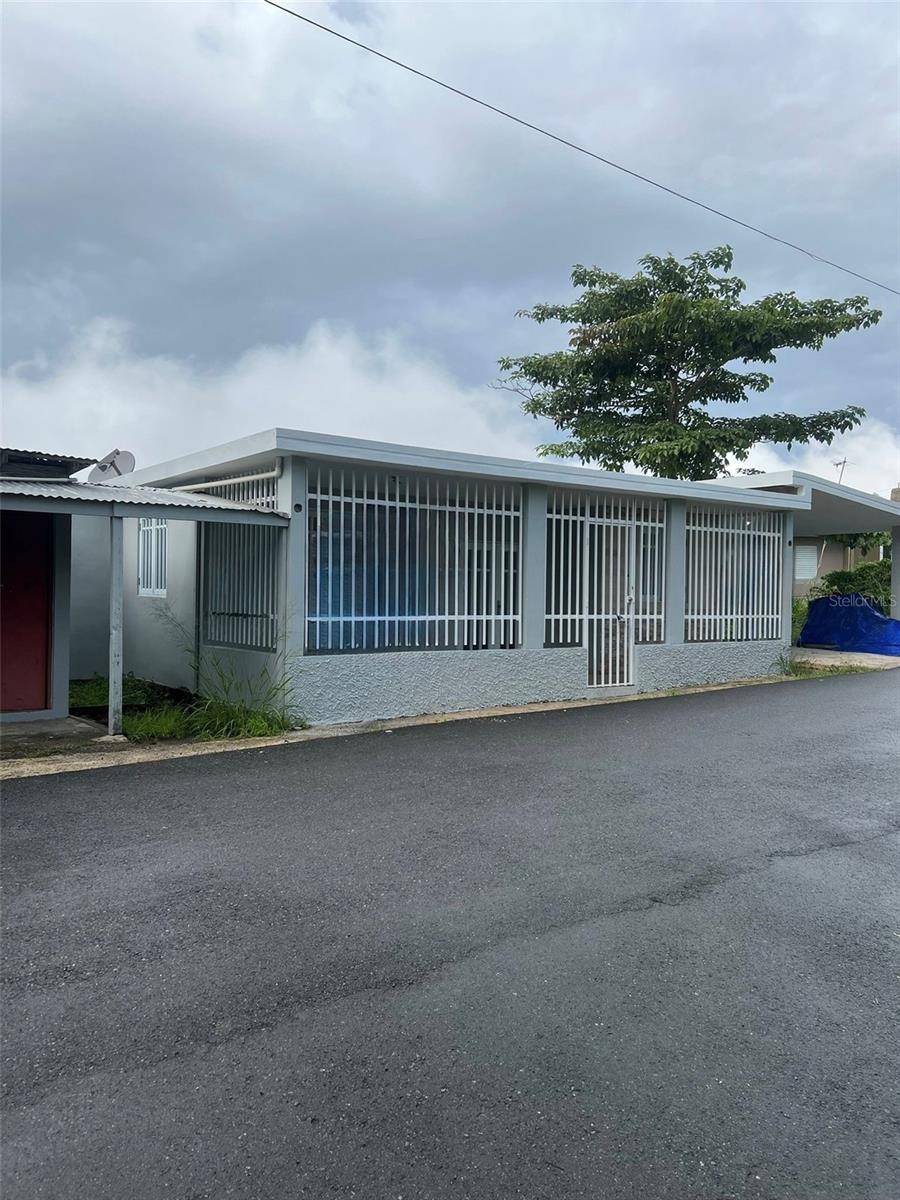 42 MEDINA, Corozal, PR 00783