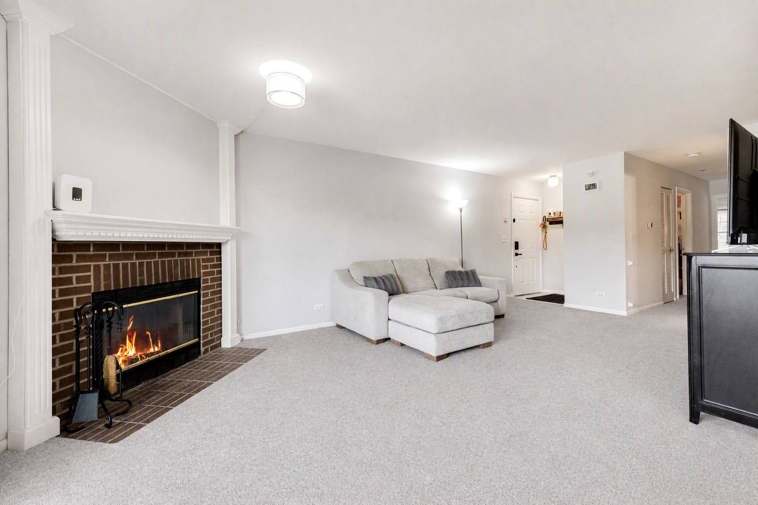 2169 Sunderland CT #201B, Naperville, IL 60565
